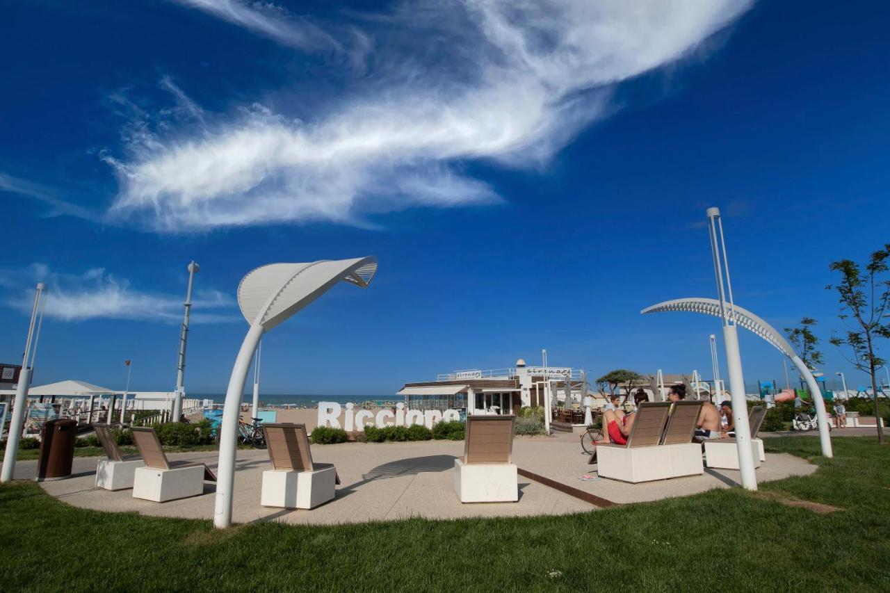 Residenza Alma Aparthotel Riccione Exterior foto